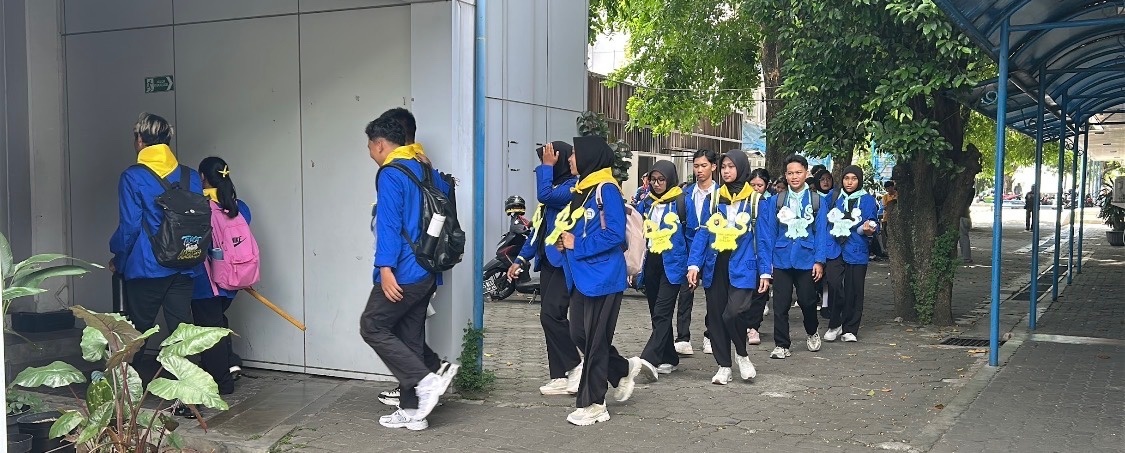 Peserta Memasuki Ruangan